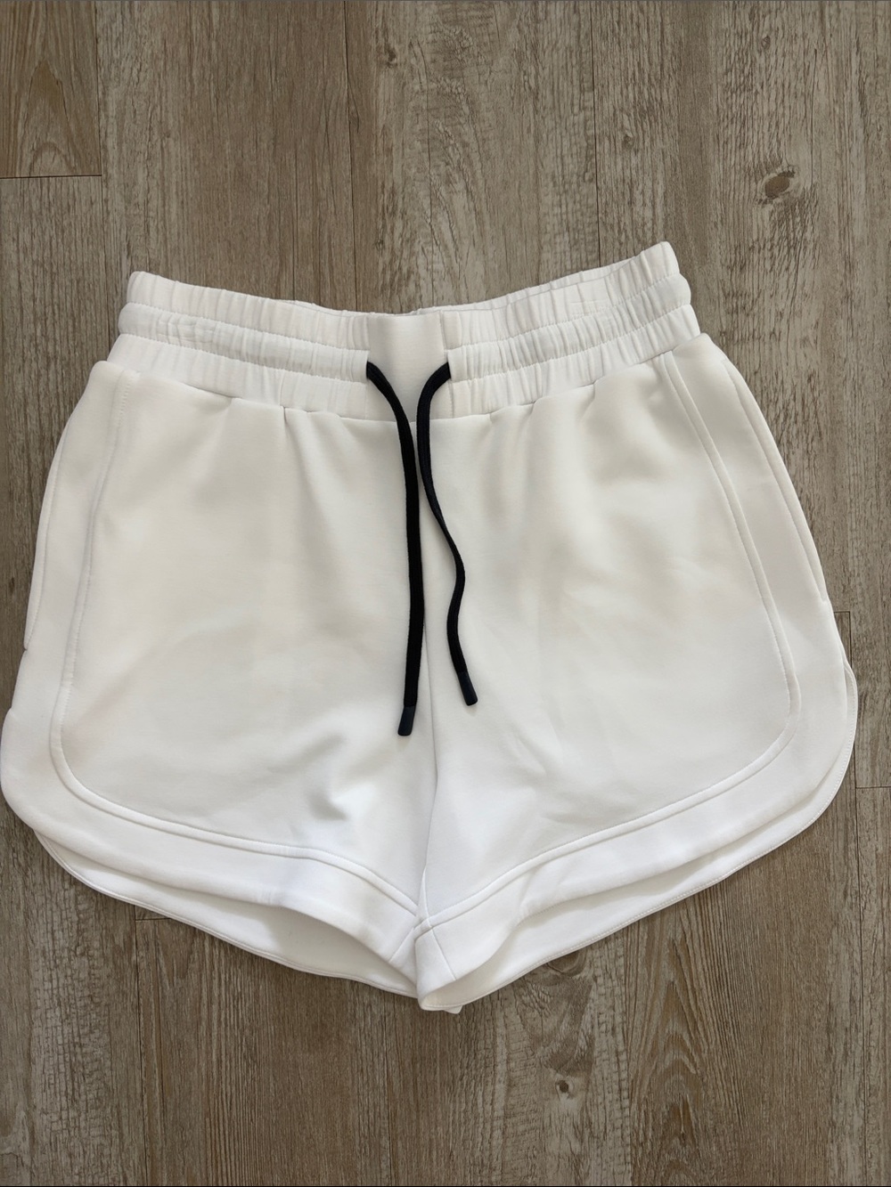 Varley Ollie High Rise double Soft 3.5 Short